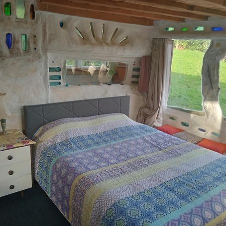 The Mud House Hotell Raglan Exteriör bild